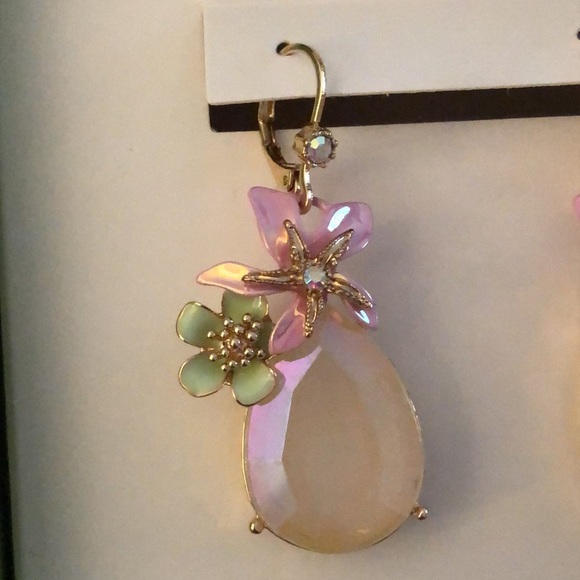 Betsey Johnson Gold Tone Tropical Flower, Starfish Blush Crystal Drop Earrings - Picture 8 of 15